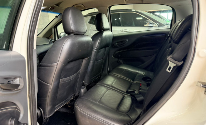 Fiat Punto ATTRACTIVE 1.4 Fire Flex 8V 5p 2013 Flex-5