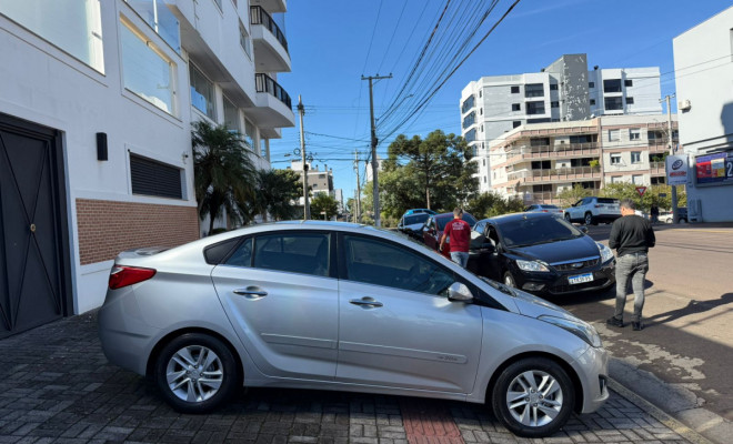 Hyundai HB20S Premium 1.6 Flex 16V Mec. 4p 2014 Flex-3