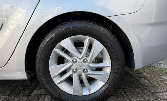 Hyundai HB20S Premium 1.6 Flex 16V Mec. 4p 2014 Flex-7