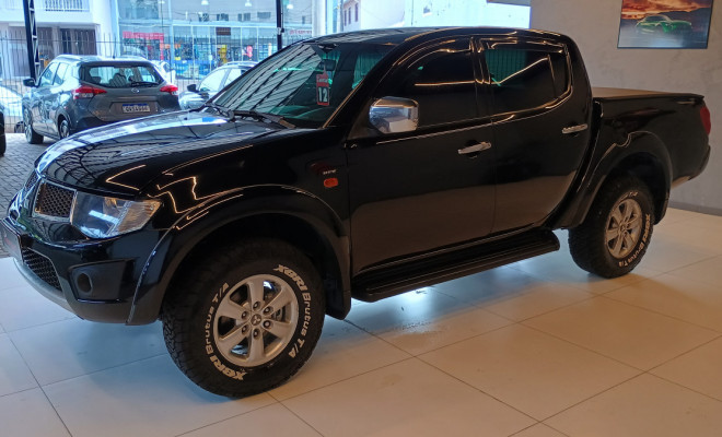 Mitsubishi L200 Triton HPE 3.2 CD TB Int.Diesel Aut 2012 Diesel-2