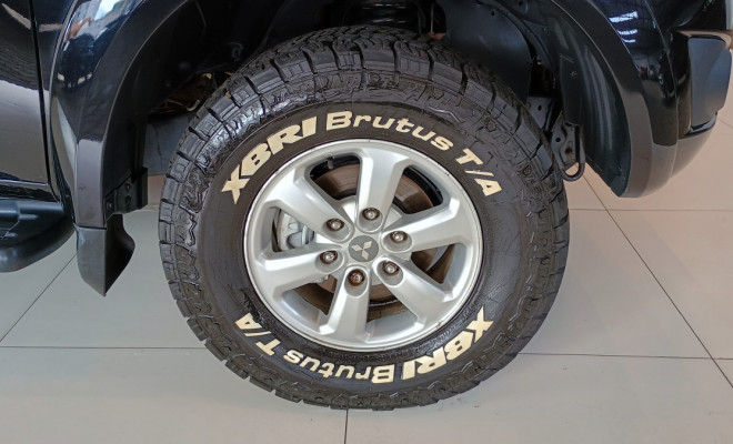 Mitsubishi L200 Triton HPE 3.2 CD TB Int.Diesel Aut 2012 Diesel-8
