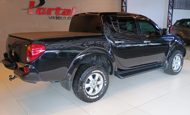 Mitsubishi L200 Triton HPE 3.2 CD TB Int.Diesel Aut 2012 Diesel-3