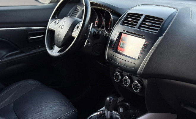 Mitsubishi ASX 2.0 16V 4x4 160cv Aut. 2015 Gasolina-9