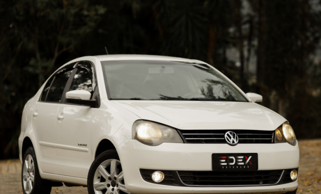 VW - VolksWagen Polo 1.6 Mi/S.Ouro 1.6 Mi Tot.Flex 8V 5p 2013 Gasolina