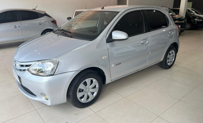 Toyota ETIOS XS 1.5 Flex 16V 5p Mec. 2014 Flex-1