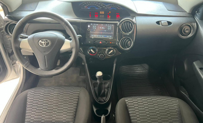 Toyota ETIOS XS 1.5 Flex 16V 5p Mec. 2014 Flex-6