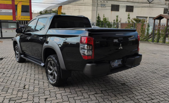 Mitsubishi L200 Tri. Outdo. GLS 2.4 CD 4x4 Die. Aut 2025 Diesel-8