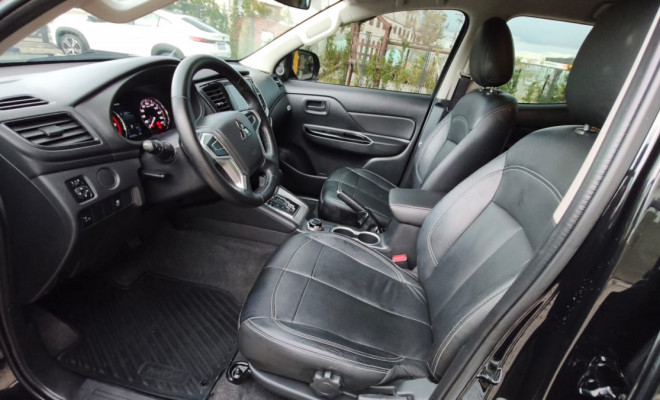 Mitsubishi L200 Tri. Outdo. GLS 2.4 CD 4x4 Die. Aut 2025 Diesel-7
