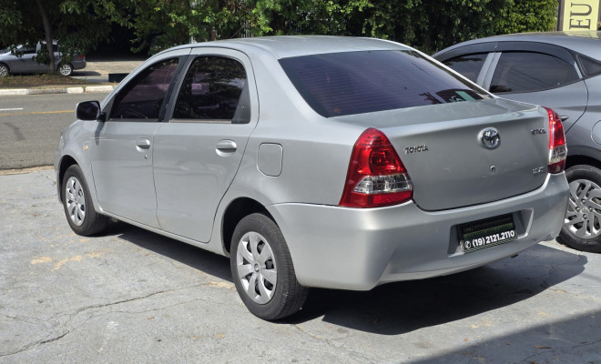 Toyota ETIOS XS Sedan1.5 Flex 16V 4p Mec. 2013 Flex-4