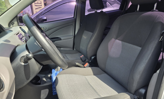 Toyota ETIOS XS Sedan1.5 Flex 16V 4p Mec. 2013 Flex-5