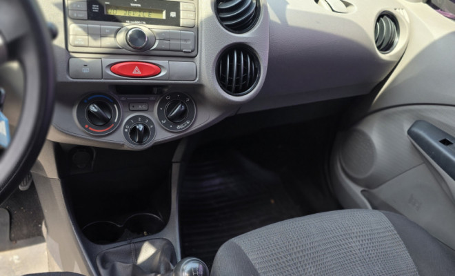 Toyota ETIOS XS Sedan1.5 Flex 16V 4p Mec. 2013 Flex-7