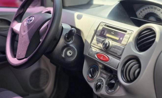 Toyota ETIOS XS Sedan1.5 Flex 16V 4p Mec. 2013 Flex-2