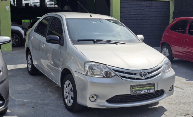Toyota ETIOS XS Sedan1.5 Flex 16V 4p Mec. 2013 Flex-1