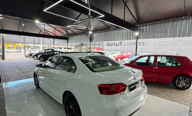 VW - VolksWagen JETTA Highline 2.0 TSI 16V 4p Tiptronic 2014 Gasolina-4