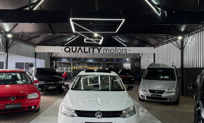 VW - VolksWagen JETTA Highline 2.0 TSI 16V 4p Tiptronic 2014 Gasolina-0