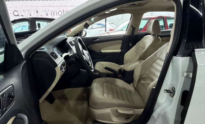 VW - VolksWagen JETTA Highline 2.0 TSI 16V 4p Tiptronic 2014 Gasolina-9