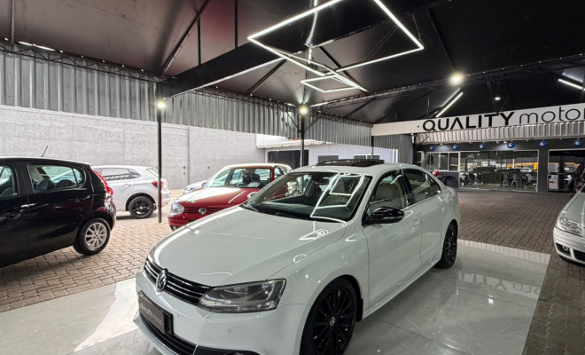 VW - VolksWagen JETTA Highline 2.0 TSI 16V 4p Tiptronic 2014 Gasolina-1
