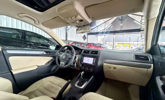 VW - VolksWagen JETTA Highline 2.0 TSI 16V 4p Tiptronic 2014 Gasolina-8