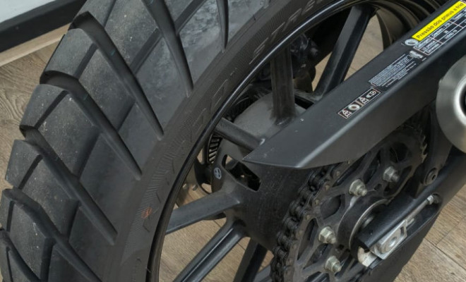 TRIUMPH SCRAMBLER 400 X 2025 Gasolina-12
