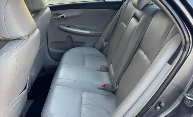 Toyota Corolla XEi 2.0 Aut. 2014 — O Sedã Mais Desejado do Brasil!-8
