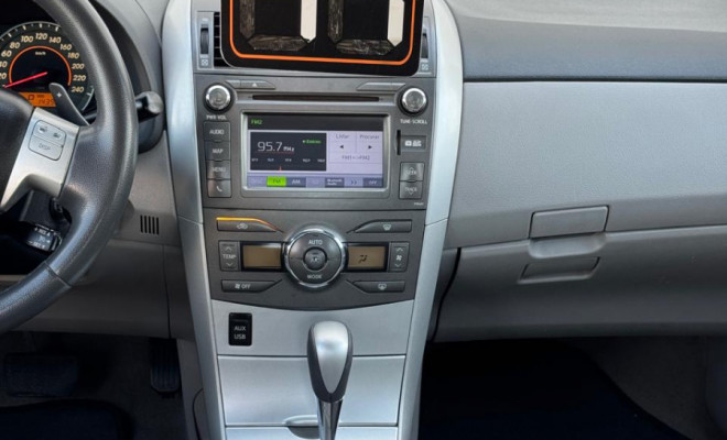 Toyota Corolla XEi 2.0 Aut. 2014 — O Sedã Mais Desejado do Brasil!-9