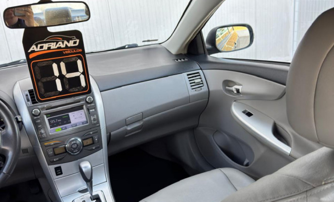 Toyota Corolla XEi 2.0 Aut. 2014 — O Sedã Mais Desejado do Brasil!-11