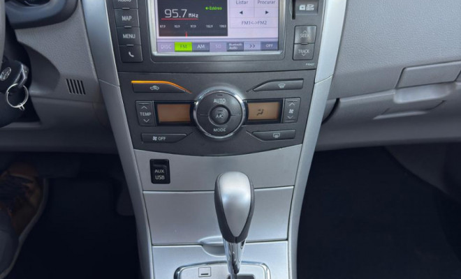 Toyota Corolla XEi 2.0 Aut. 2014 — O Sedã Mais Desejado do Brasil!-4