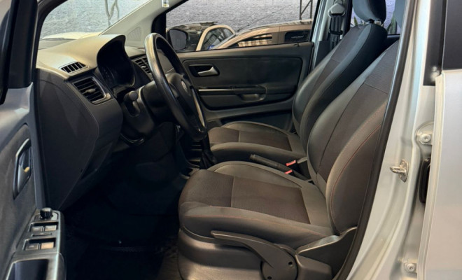 VW - VolksWagen Fox PRIME/Higli. 1.6 Total Flex 8V 5p 2010 Flex-7
