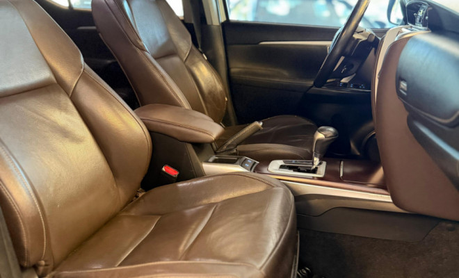 Toyota Hilux CD SRX 4x4 2.8 TDI 16V Diesel Aut. 2017 Diesel-15