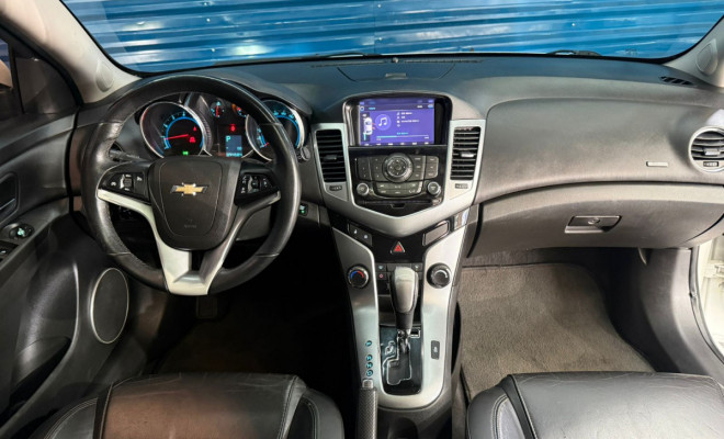 GM - Chevrolet CRUZE HB Sport LTZ 1.8 16V FlexP. 5p Aut 2013 Flex-8