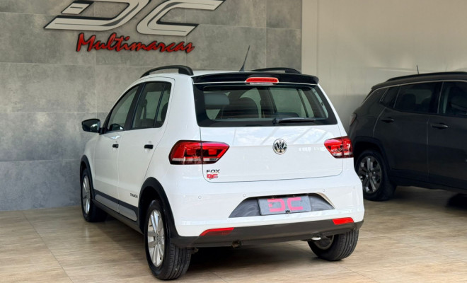 VW - VolksWagen Fox TRACK 1.0 Flex 12V 5p 2016 Flex-1