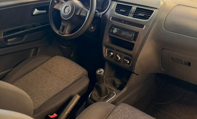 VW - VolksWagen Fox 1.0 Mi Total Flex 8V 5p 2014 Flex-8