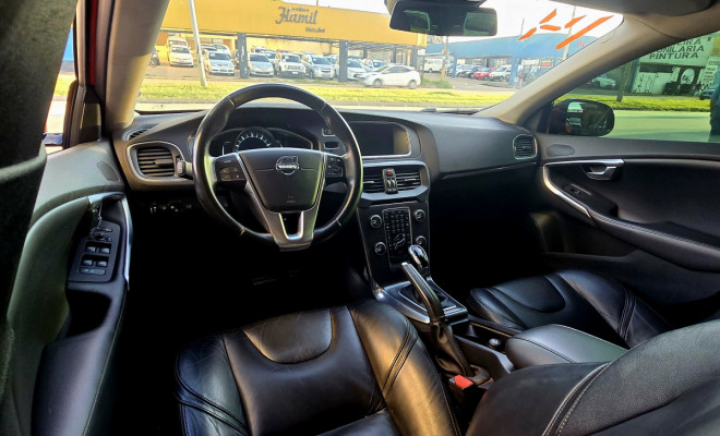 Volvo V40 T-4 2.0 Aut./Mec. 2014 Gasolina-5
