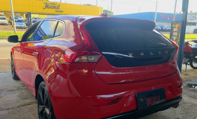 Volvo V40 T-4 2.0 Aut./Mec. 2014 Gasolina-3