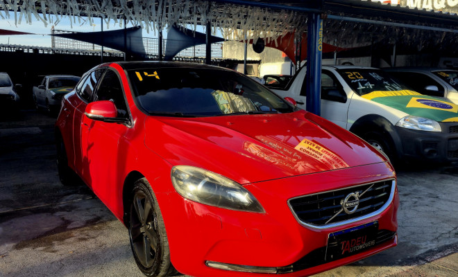 Volvo V40 T-4 2.0 Aut./Mec. 2014 Gasolina-1