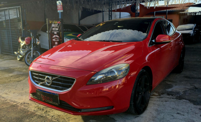 Volvo V40 T-4 2.0 Aut./Mec. 2014 Gasolina
