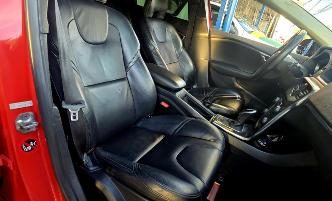 Volvo V40 T-4 2.0 Aut./Mec. 2014 Gasolina-14