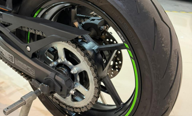 KAWASAKI NINJA ZX-4R 2025 Gasolina-6