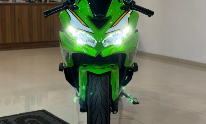 KAWASAKI NINJA ZX-4R 2025 Gasolina-13