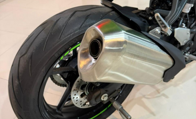 KAWASAKI NINJA ZX-4R 2025 Gasolina-3