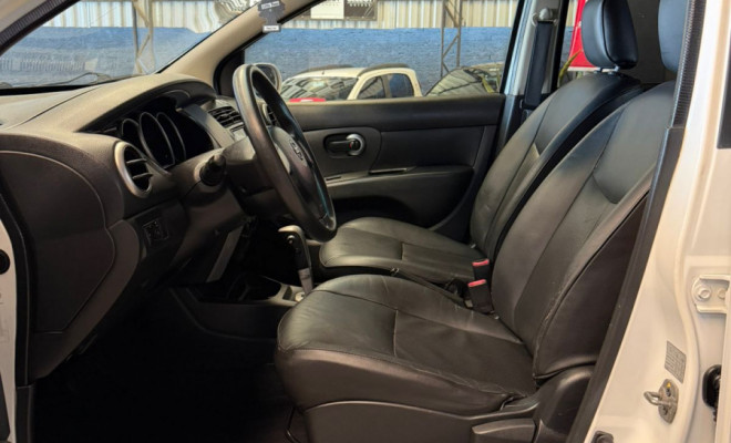 Nissan LIVINA SL 1.8 16V Flex Fuel Aut. 2013 Flex-7