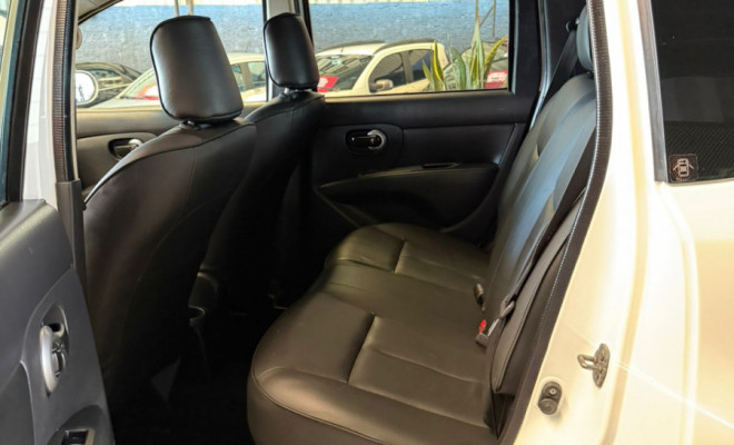Nissan LIVINA SL 1.8 16V Flex Fuel Aut. 2013 Flex-8