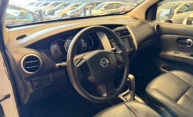 Nissan LIVINA SL 1.8 16V Flex Fuel Aut. 2013 Flex-9