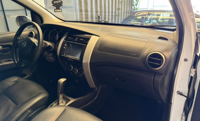 Nissan LIVINA SL 1.8 16V Flex Fuel Aut. 2013 Flex-11