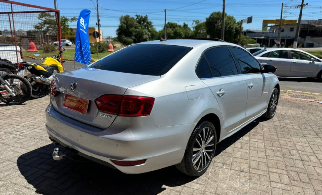 VW - VolksWagen JETTA Highline 2.0 TSI 16V 4p Tiptronic 2013 Gasolina-3