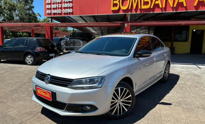 VW - VolksWagen JETTA Highline 2.0 TSI 16V 4p Tiptronic 2013 Gasolina