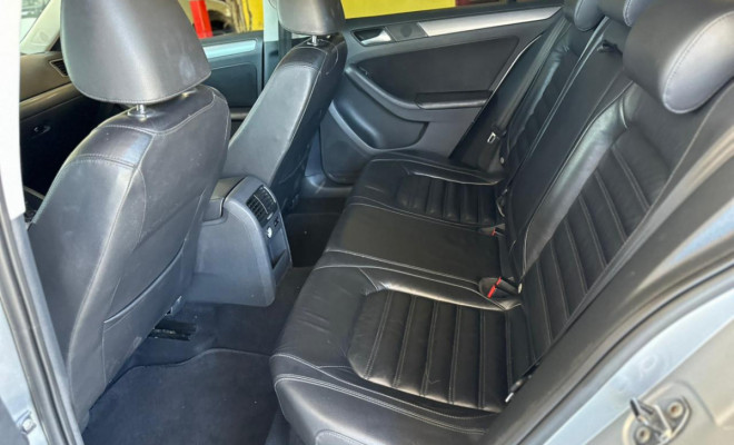 VW - VolksWagen JETTA Highline 2.0 TSI 16V 4p Tiptronic 2013 Gasolina-9