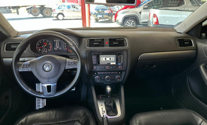 VW - VolksWagen JETTA Highline 2.0 TSI 16V 4p Tiptronic 2013 Gasolina-7