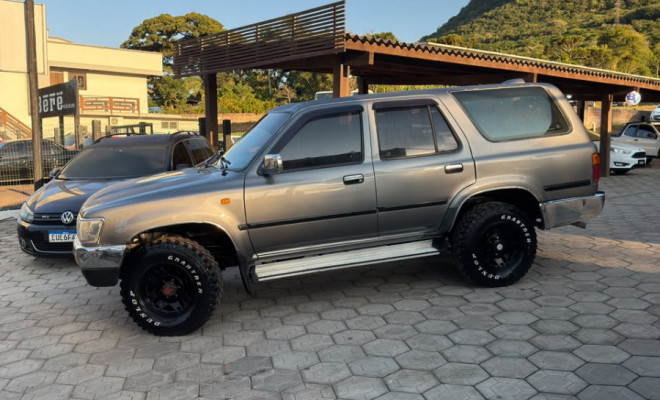 Toyota Hilux SW4 4x4 2.8 Diesel 1995 Diesel-0