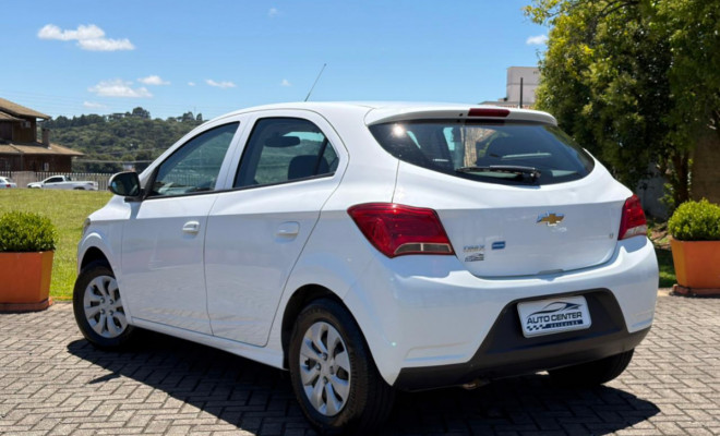GM - Chevrolet ONIX HATCH LT 1.0 8V FlexPower 5p Mec. 2018 Flex-10